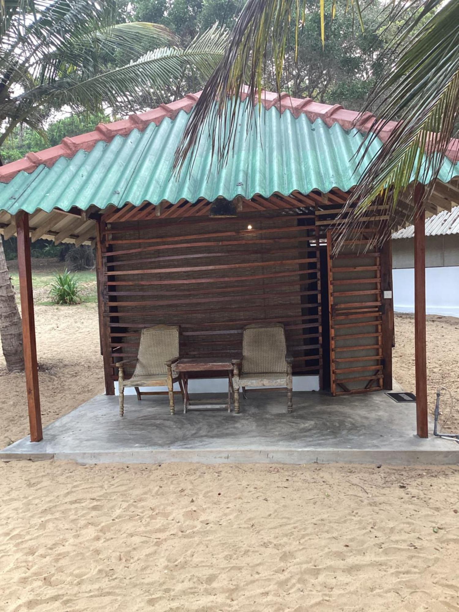 Upali Beach Surf Resort & Cafe Baía de Arugam Exterior foto